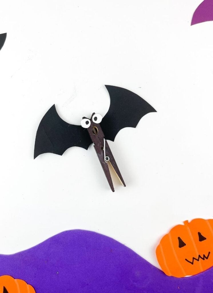 Clothes pin bat